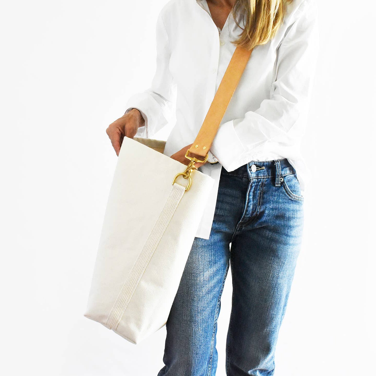 Canvas Tote Bag with Leather Strap - Versatile and Chic